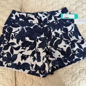 MARGARET M Lea Printed Short: NEW w/ Tags, Navy and White, Slimming Short SZ S